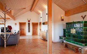 Hirsch-Lounge